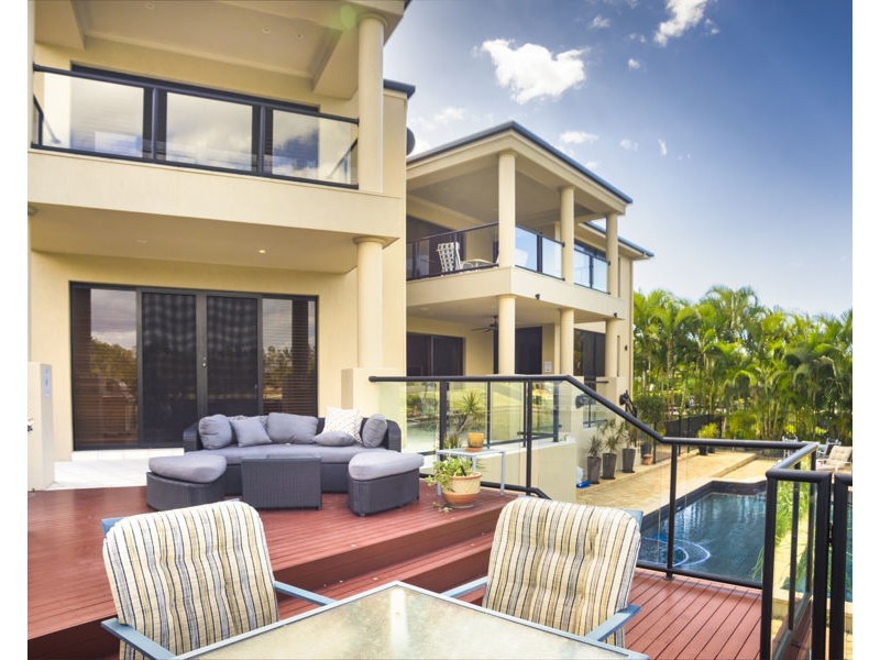 2119 Fernlea Close, Hope Island QLD 4212