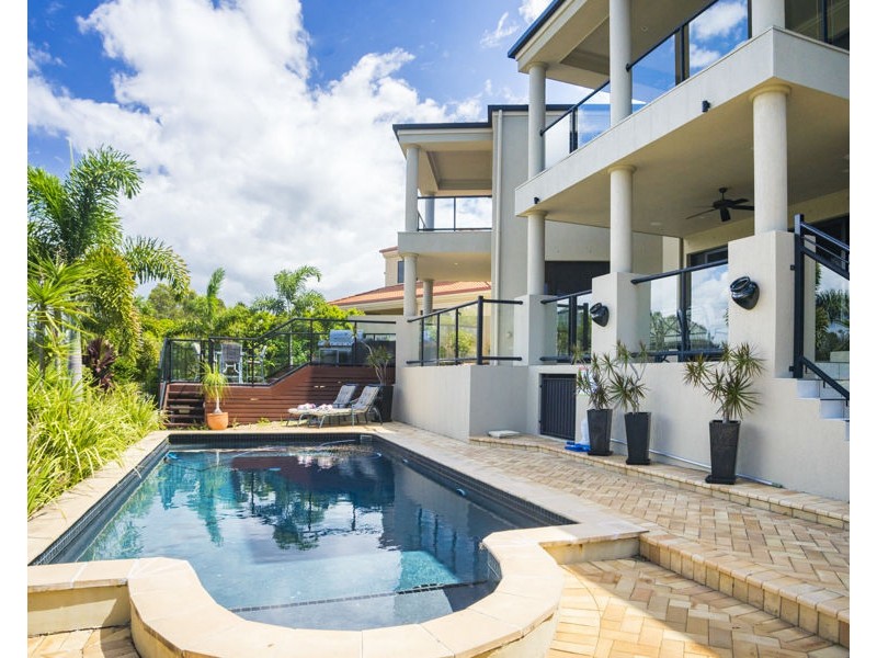 2119 Fernlea Close, Hope Island QLD 4212