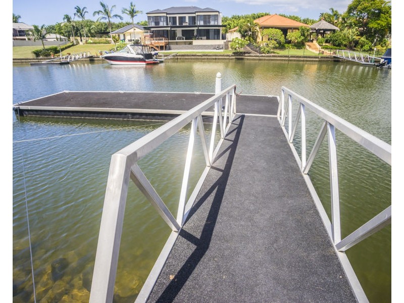 2119 Fernlea Close, Hope Island QLD 4212