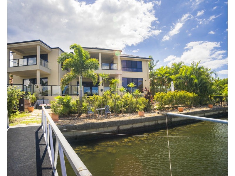 2119 Fernlea Close, Hope Island QLD 4212