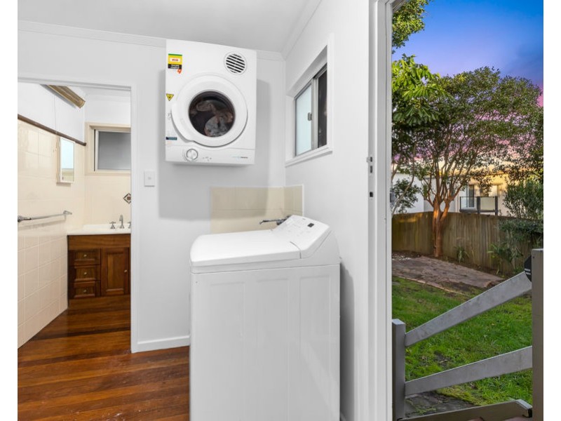 28A Harris Street, Labrador QLD 4215