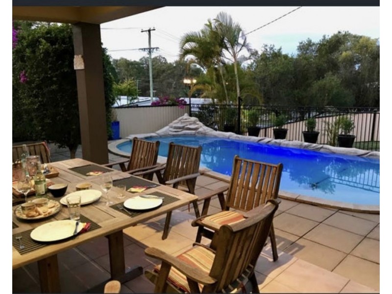 98 Kindra Avenue, Southport QLD 4215