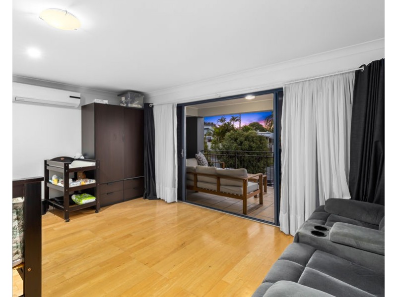 92 Central Street, Labrador QLD 4215