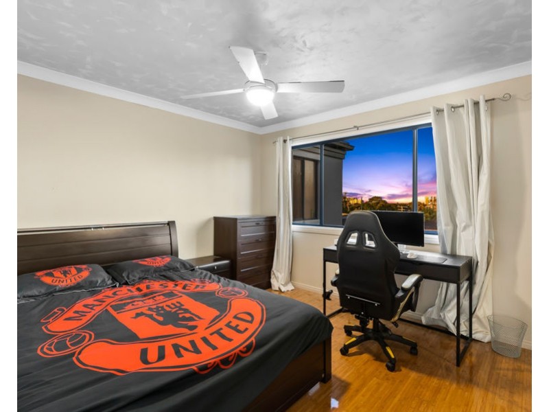 92 Central Street, Labrador QLD 4215