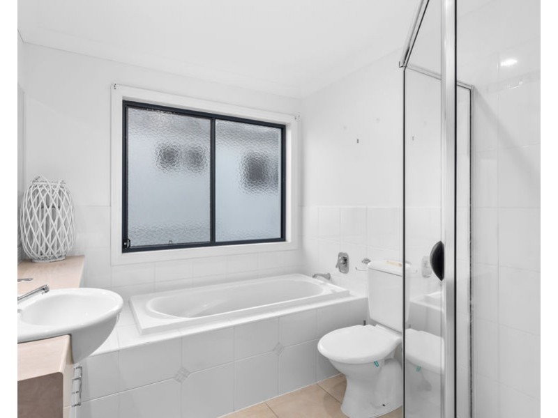 92 Central Street, Labrador QLD 4215