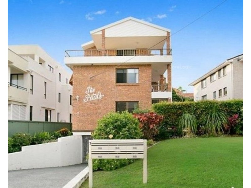 4/7 Rosewood Avenue, Broadbeach QLD 4218