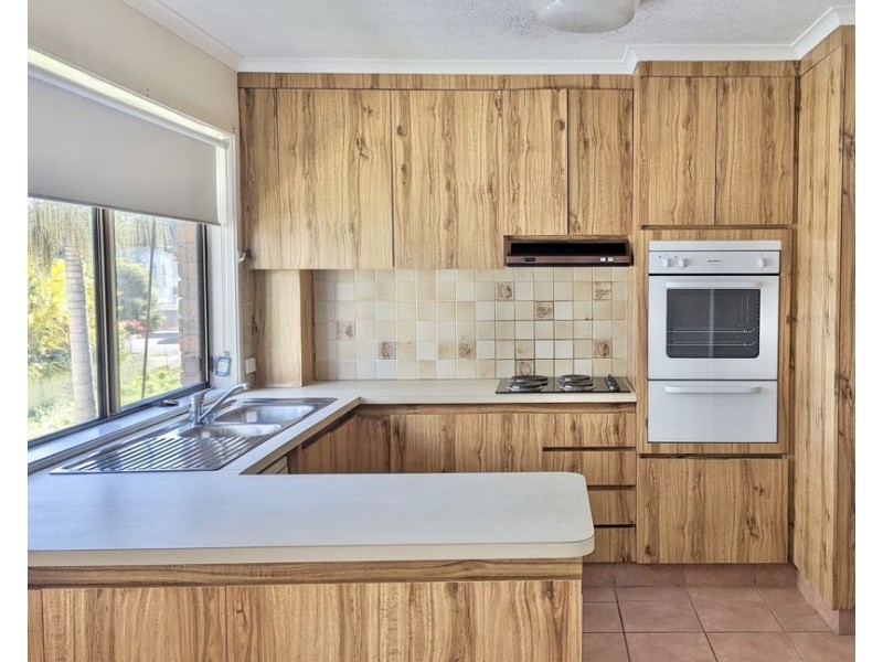 4/7 Rosewood Avenue, Broadbeach QLD 4218