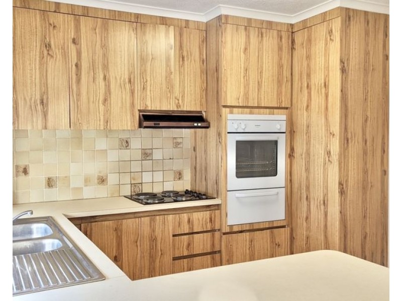 4/7 Rosewood Avenue, Broadbeach QLD 4218