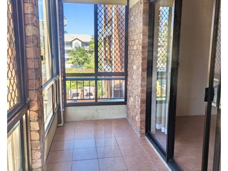 4/7 Rosewood Avenue, Broadbeach QLD 4218