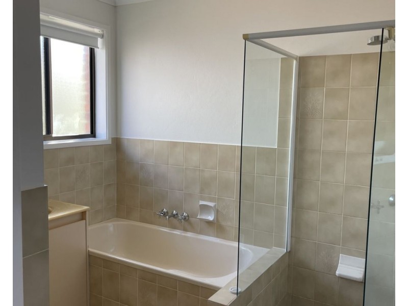 4/7 Rosewood Avenue, Broadbeach QLD 4218