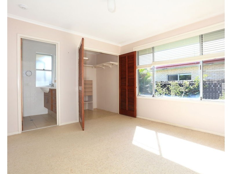 49 Denawen Street, Palm Beach QLD 4221