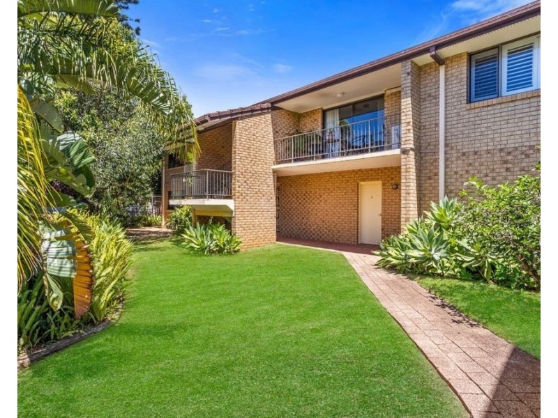 2/8 Jodie Court, Mermaid Waters QLD 4218