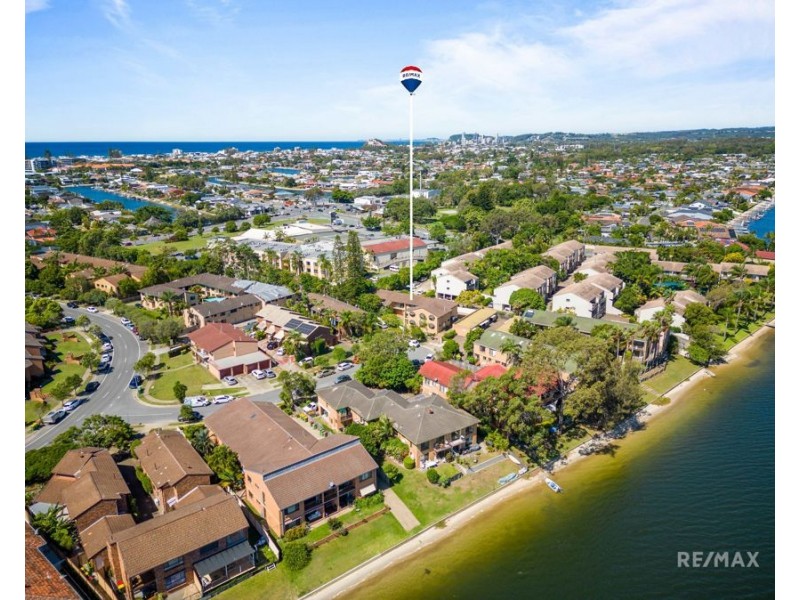 2/8 Jodie Court, Mermaid Waters QLD 4218