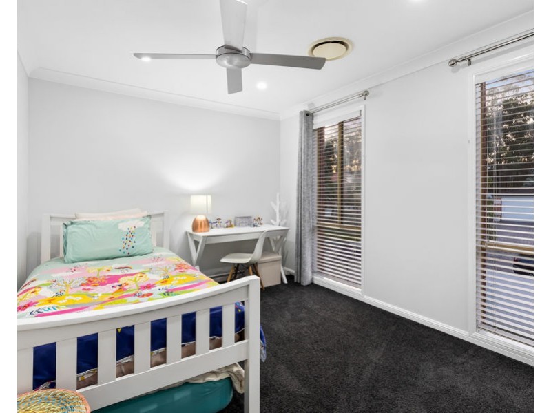 14 Banbrook Court, Molendinar QLD 4214