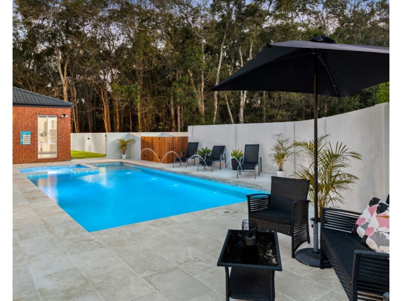 14 Banbrook Court, Molendinar QLD 4214