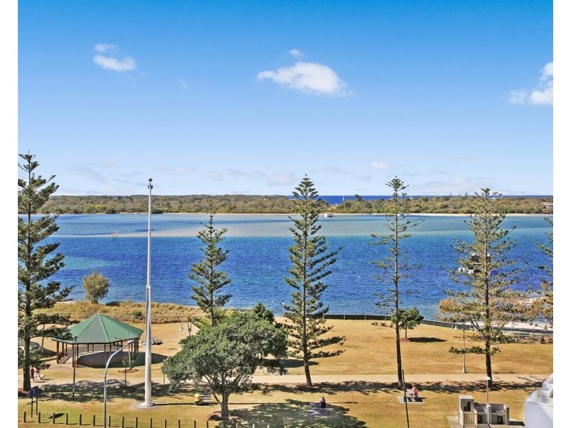 708/372 Marine Parade, Labrador QLD 4215