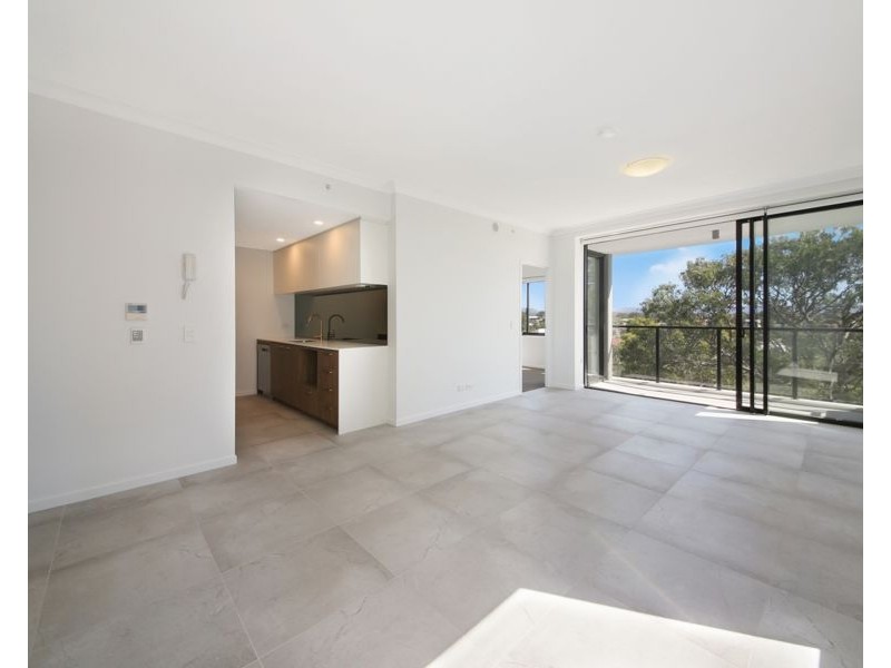 708/372 Marine Parade, Labrador QLD 4215