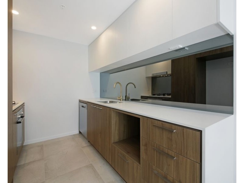 708/372 Marine Parade, Labrador QLD 4215