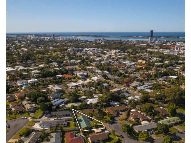 1 & 2/4 Heffernan Crescent, Southport QLD 4215
