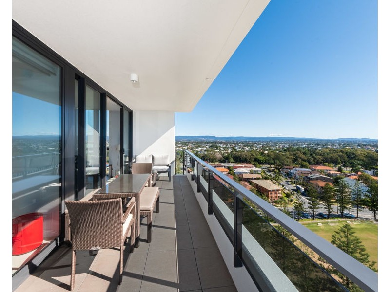 18 Chelsea Avenue, Broadbeach QLD 4218