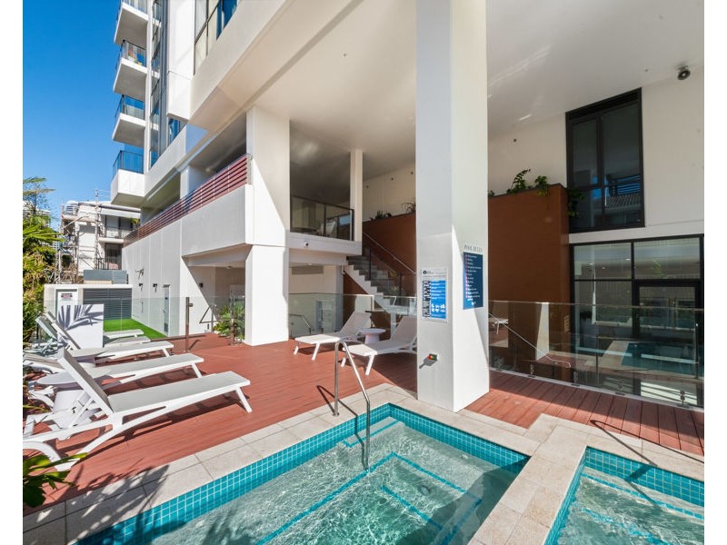 18 Chelsea Avenue, Broadbeach QLD 4218