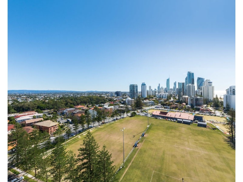 18 Chelsea Avenue, Broadbeach QLD 4218