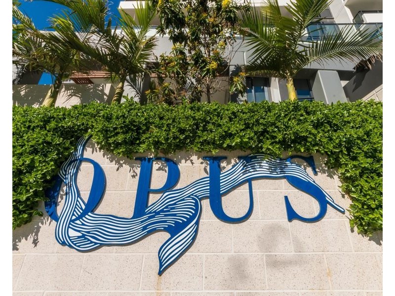 18 Chelsea Avenue, Broadbeach QLD 4218