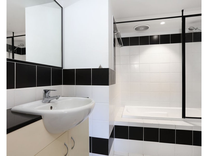 1102 A/2865 Gold Coast Highway, Surfers Paradise QLD 4217