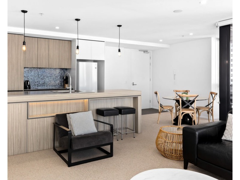 Unit 31 /31 Queensland Ave, Broadbeach QLD 4218