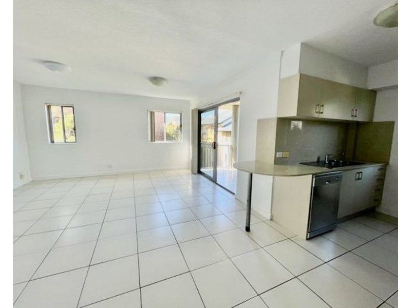 26 /148 High Street, Southport QLD 4215