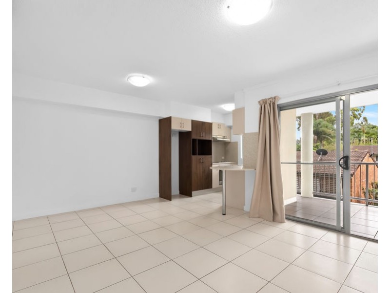 11/148 High Street, Southport QLD 4215