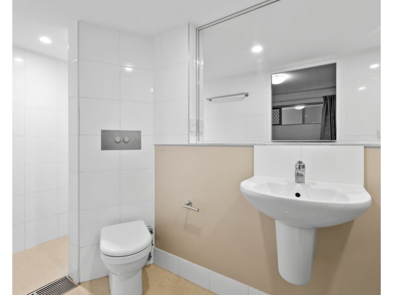 11/148 High Street, Southport QLD 4215