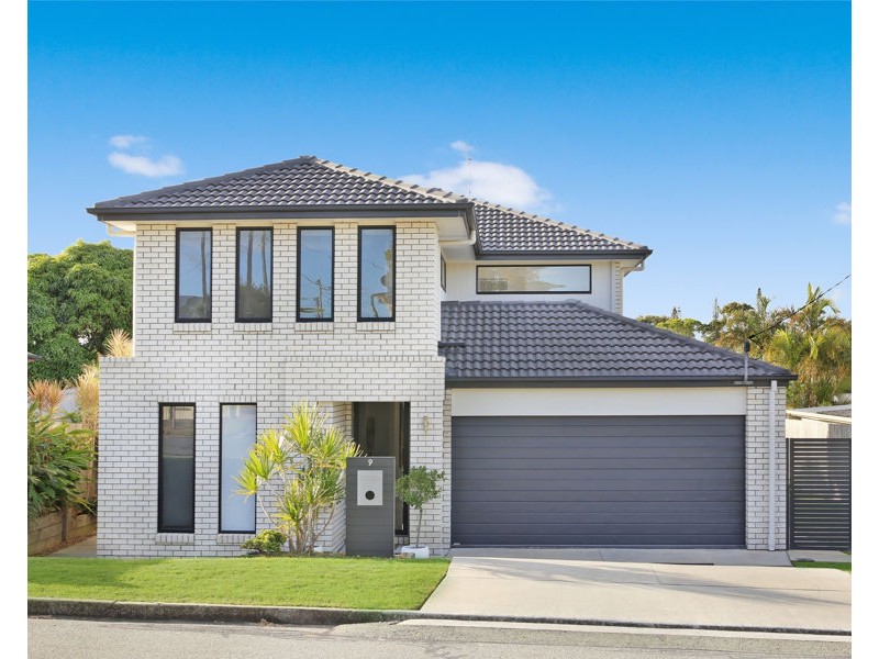 9 Kingsley Street, Labrador QLD 4215