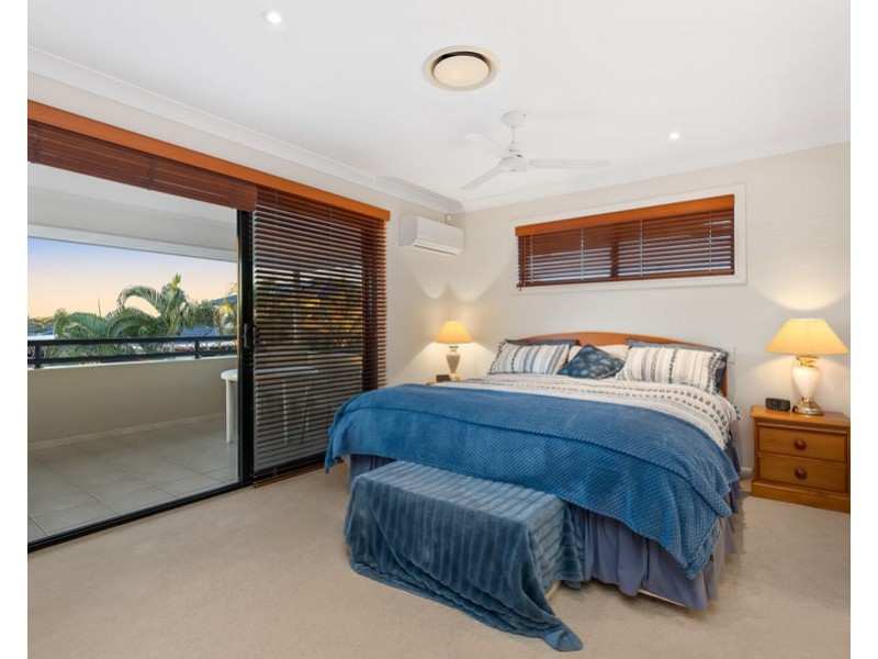 8 Redgum Place, Molendinar QLD 4214