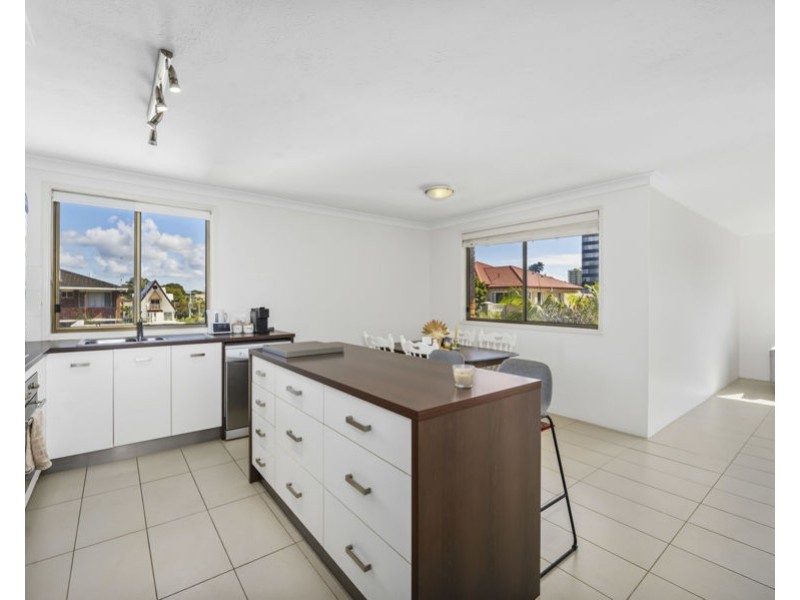 6/29 Second Avenue, Broadbeach QLD 4218