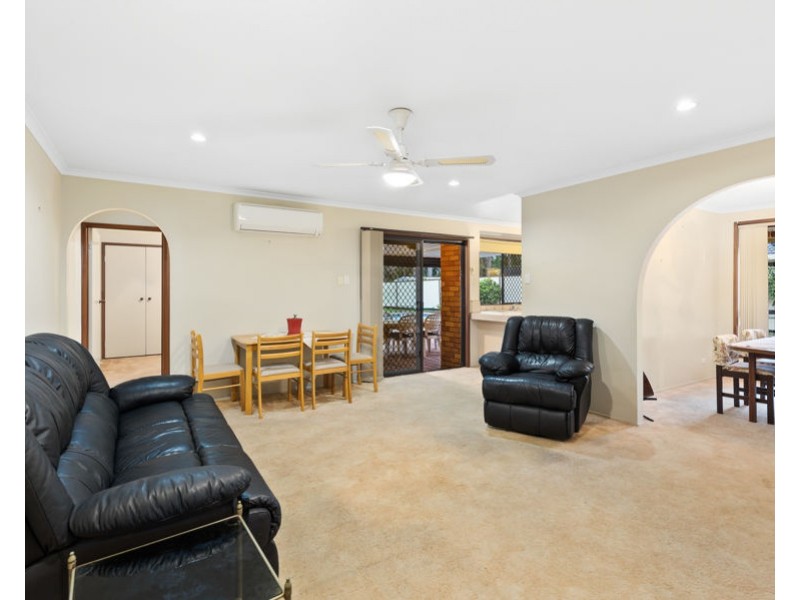 19 Lancelin Drive, Mermaid Waters QLD 4218
