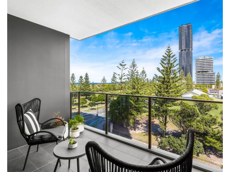 404/185 Old Burleigh Road, Broadbeach QLD 4218