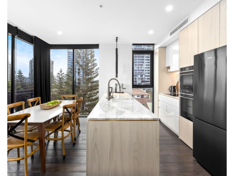 404/185 Old Burleigh Road, Broadbeach QLD 4218