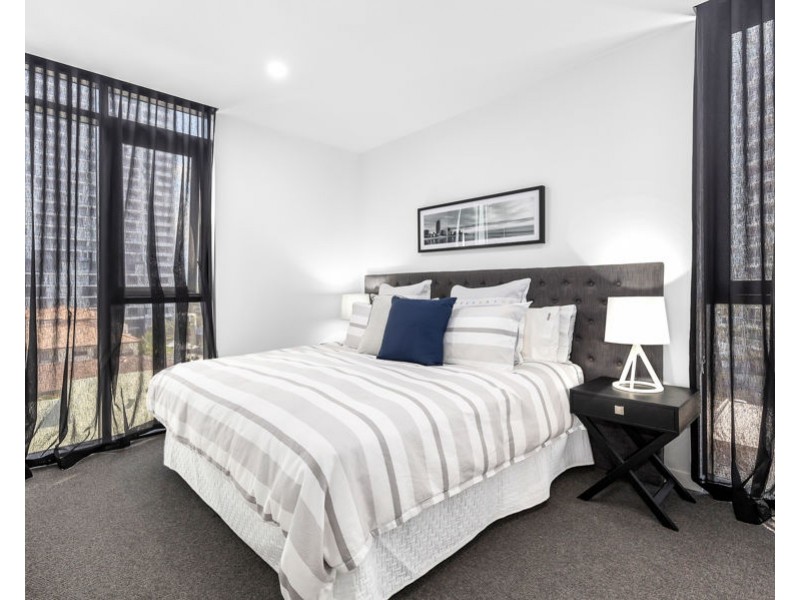 404/185 Old Burleigh Road, Broadbeach QLD 4218