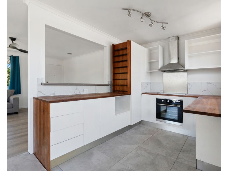 9 Tasman Avenue, Molendinar QLD 4214
