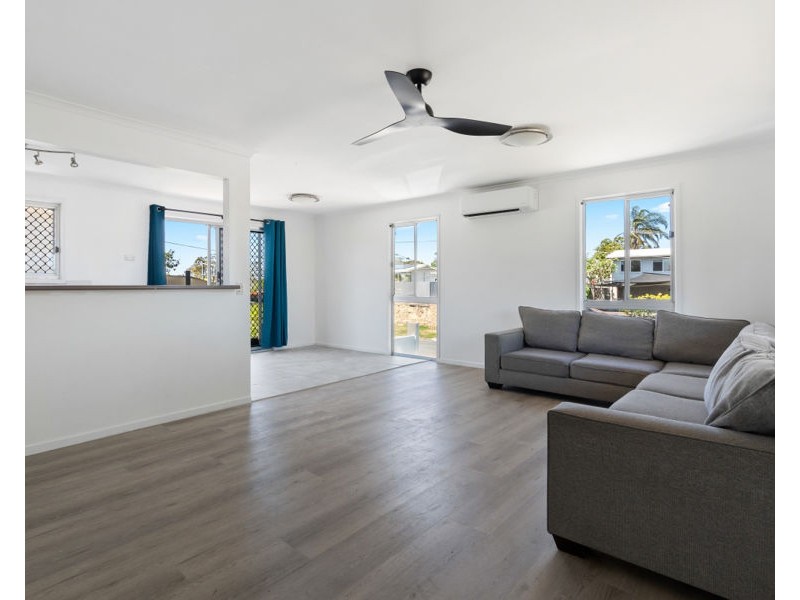 9 Tasman Avenue, Molendinar QLD 4214