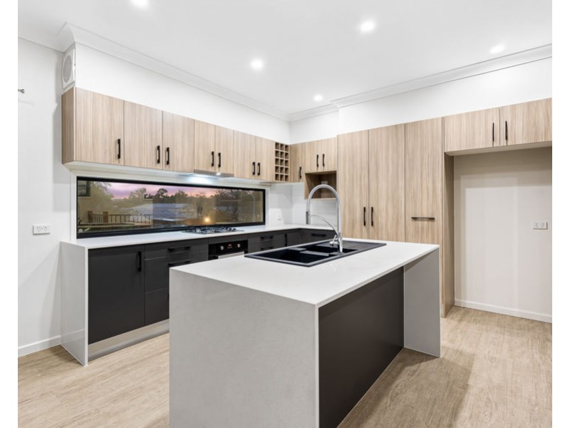 3 Nicolson Court, Mermaid Waters QLD 4218