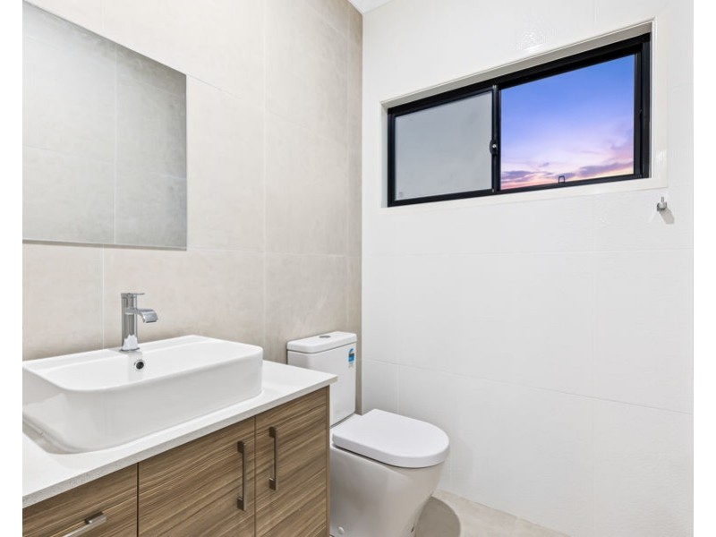 3 Nicolson Court, Mermaid Waters QLD 4218