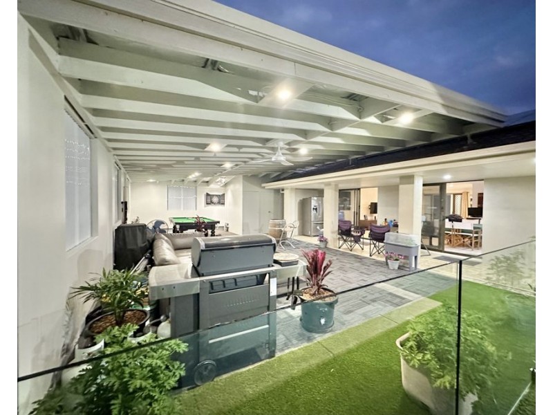 3 Nicolson Court, Mermaid Waters QLD 4218