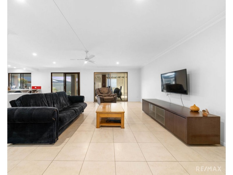 3 Nicolson Court, Mermaid Waters QLD 4218