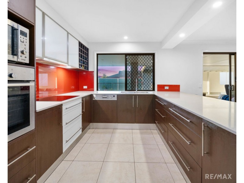 3 Nicolson Court, Mermaid Waters QLD 4218