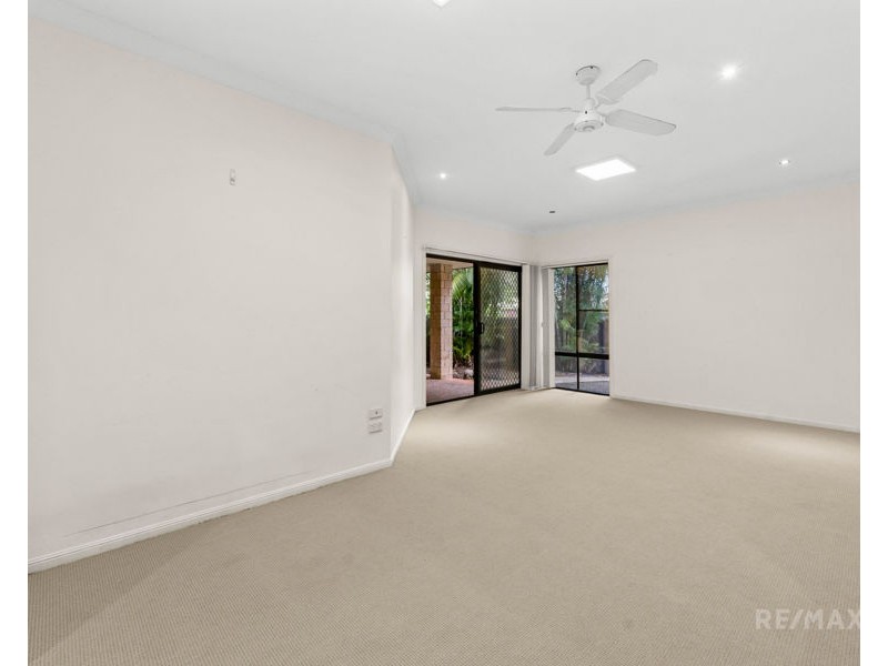 62 Crestwood Drive, Molendinar QLD 4214