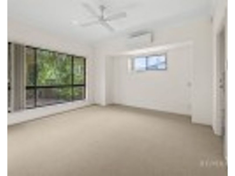 62 Crestwood Drive, Molendinar QLD 4214