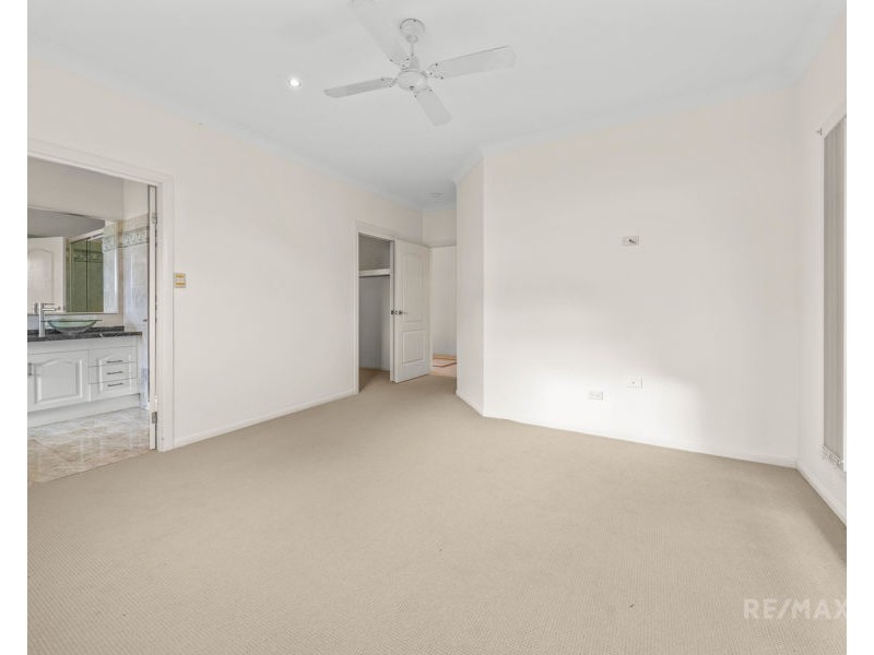 62 Crestwood Drive, Molendinar QLD 4214