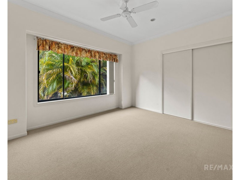 62 Crestwood Drive, Molendinar QLD 4214